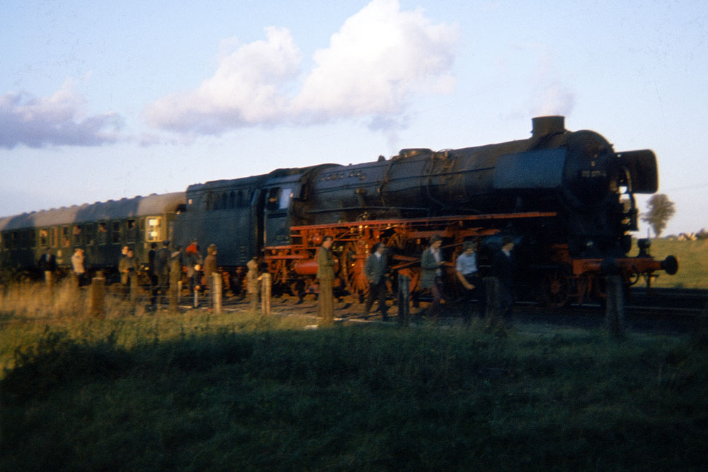 https://www.eisenbahnfotograf.de/datei/September 1972/0010122 DB 012077 23.9.1972.jpg